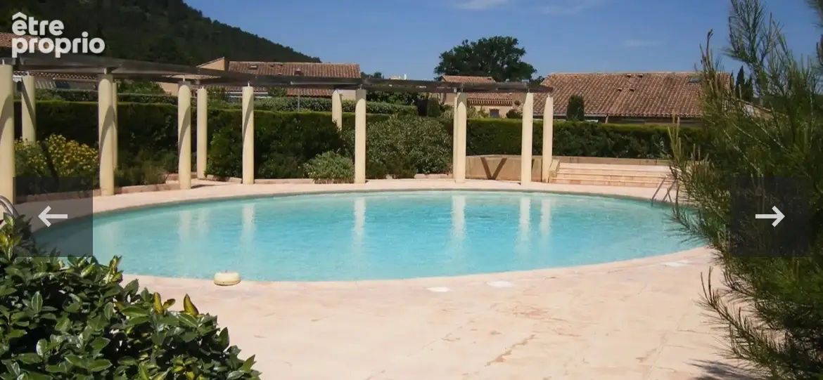 À SAISIR - VIDAUBAN Mazet meublé 45 m2 avec jardin et jacuzzi - Piscine - Tennis - photo 3
