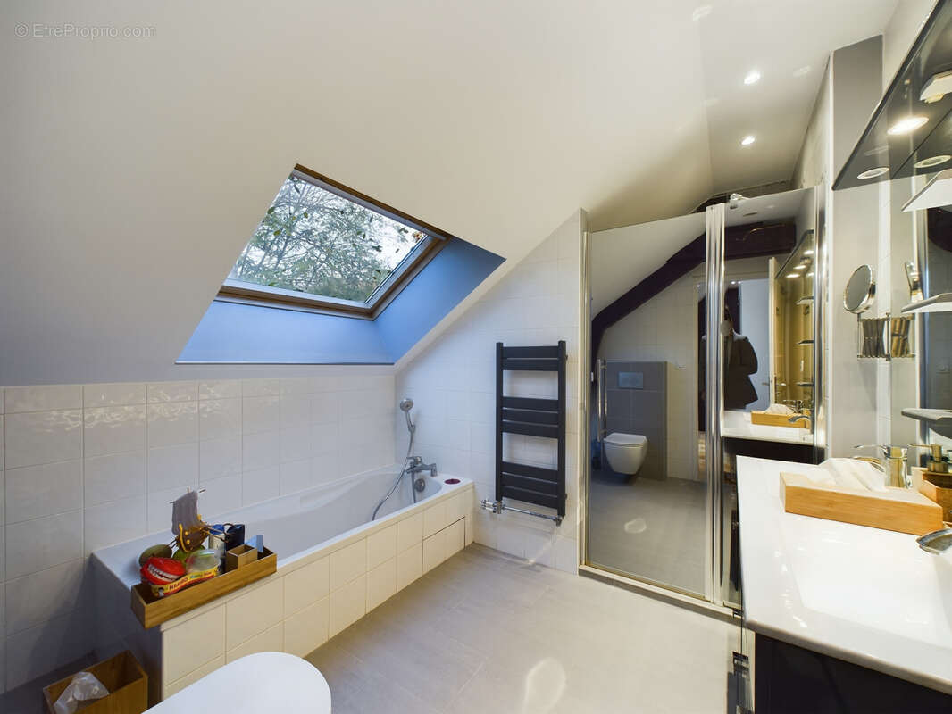 Maison à VIVIERS-DU-LAC