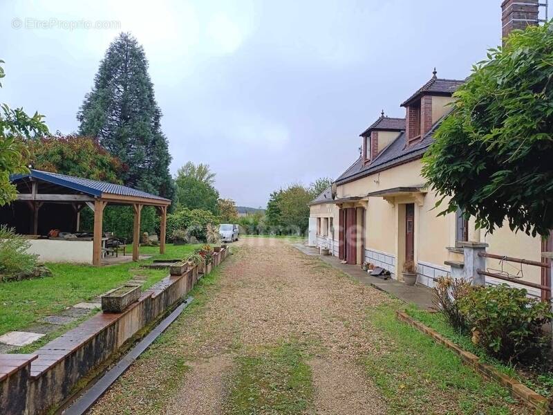 Maison à ARCES-DILO