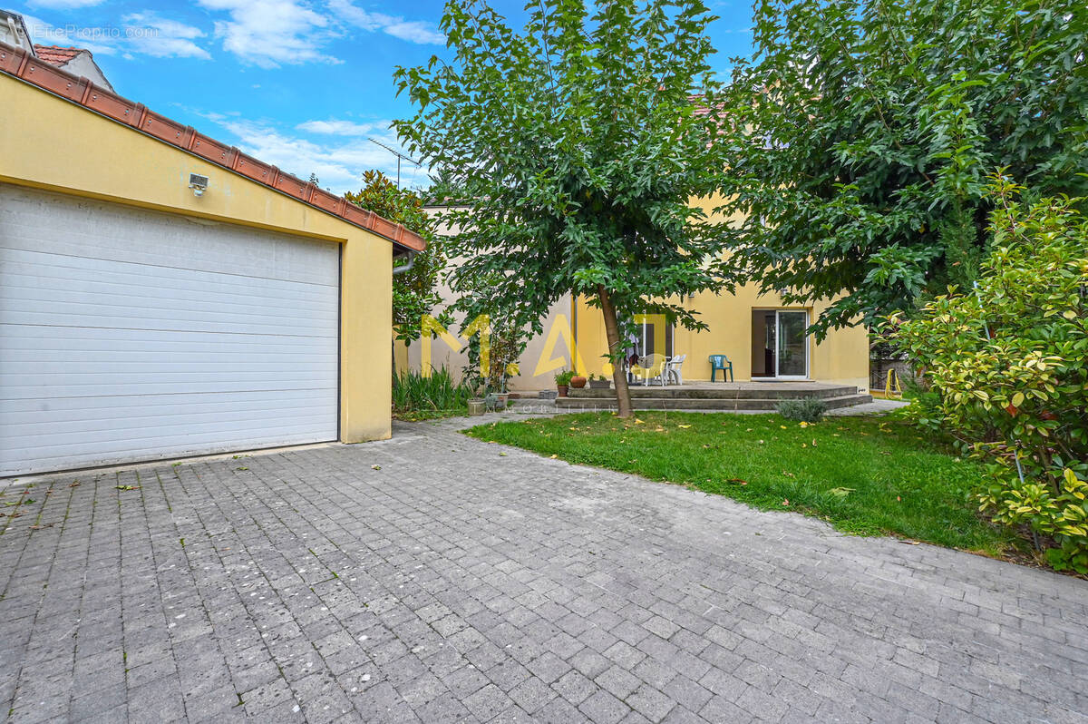 Maison à LE PERREUX-SUR-MARNE