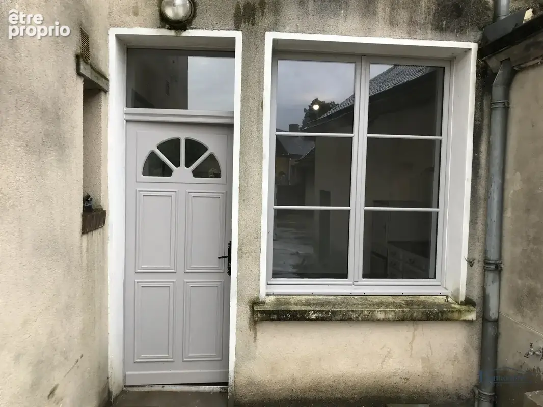 A vendre - Maison rénovée de 70 m2 avec courette, au calme   Tresson - photo 8