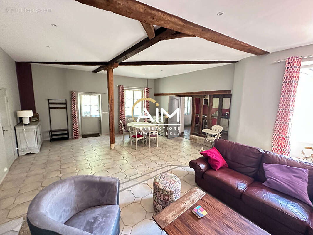 Maison à POCE-SUR-CISSE