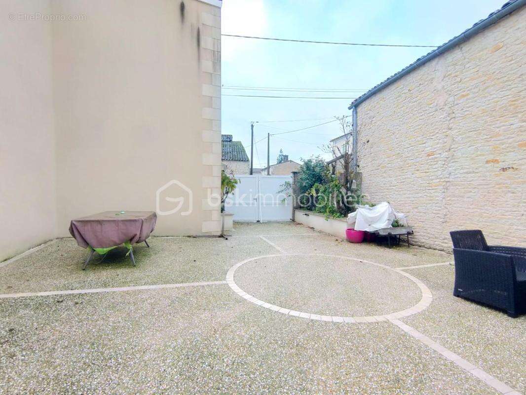 Maison à SAINT-HILAIRE-LA-PALUD