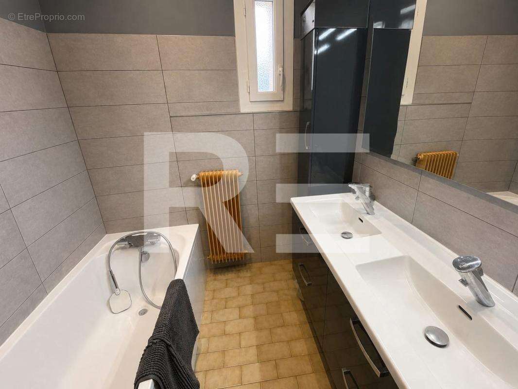 EXCLUSIVITE  Nîmes Quais de la Fontaine,  T4 avec garage - photo 6
