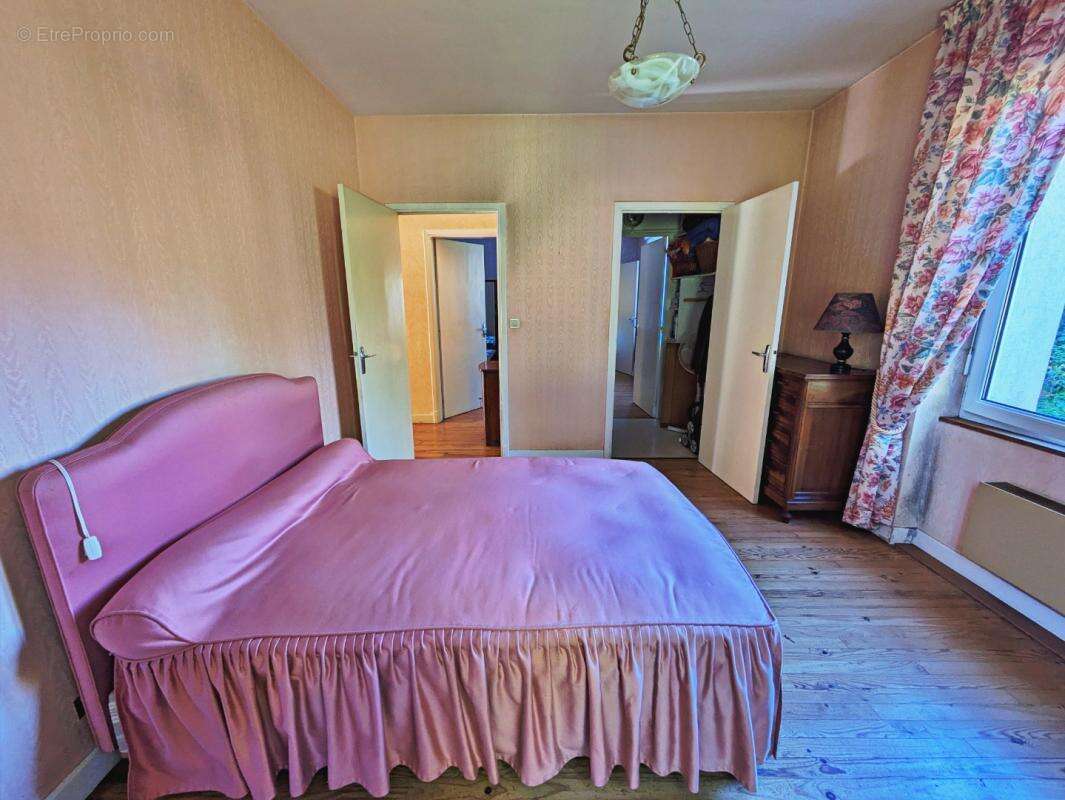 Maison 3 pièces / 93 m² / 85 000 EUR / SAINT-SALVY-DE-LA-BALME - photo 6