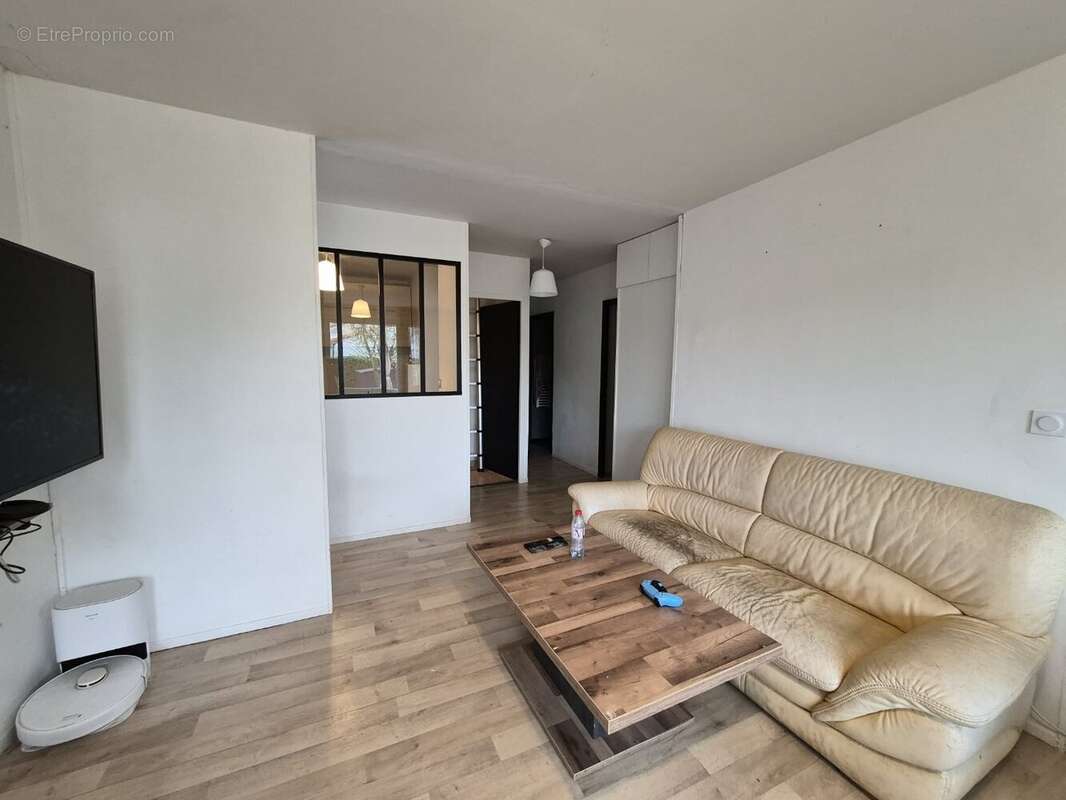 Maison à SAINT-GEORGES-DES-GARDES