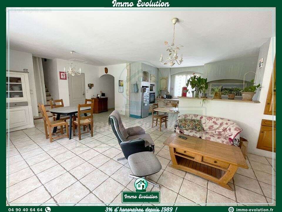 Maison 117 m² à Sainte-Cecile-Les-Vignes  - photo 4