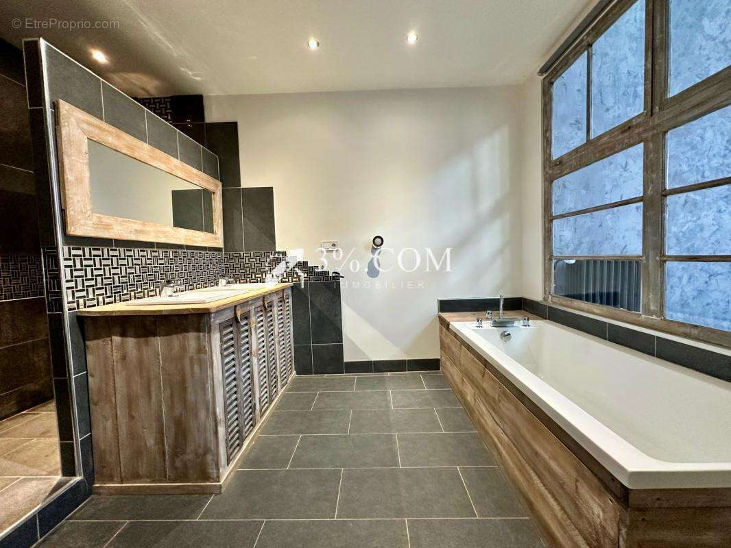 Appartement à SAINT-ETIENNE-AU-MONT