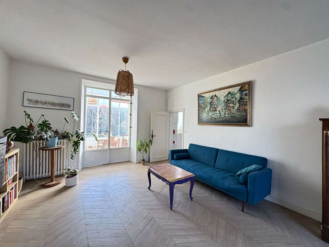 A vendre Maison bourgeoise 242 m²  Jardin 506 m²  Centre-ville de Melun - photo 8