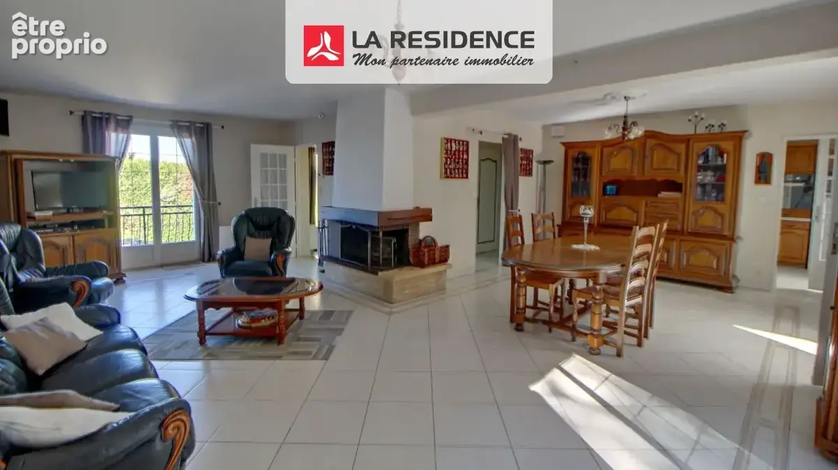 Maison 7 pièces 128 m² à vendre à Les Clayes-Sous-Bois (78340) - photo 2