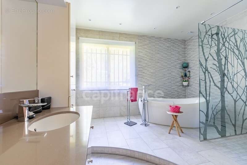 Maison à CHEZY-SUR-MARNE