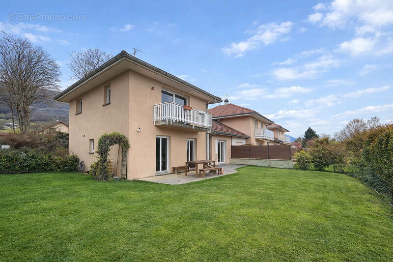 Maison à THOIRY