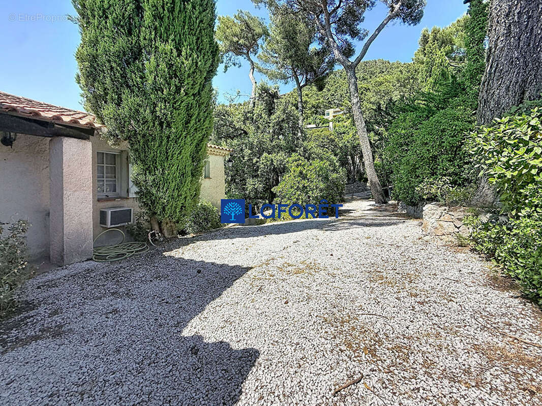 Maison à CARQUEIRANNE
