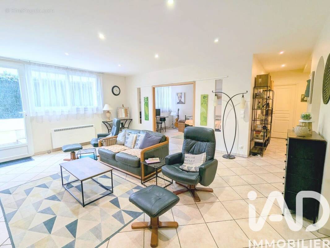 Photo 1 - Appartement à BRIE-COMTE-ROBERT