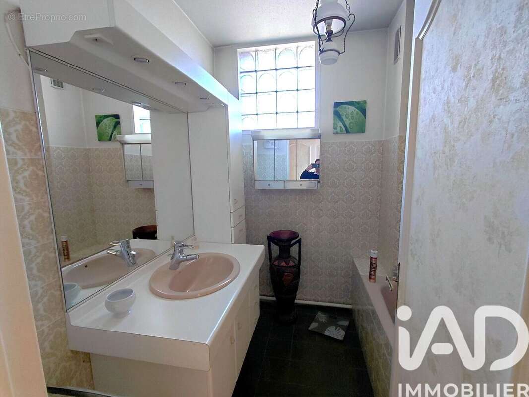 Photo 9 - Appartement à SAINT-PRIEST-EN-JAREZ