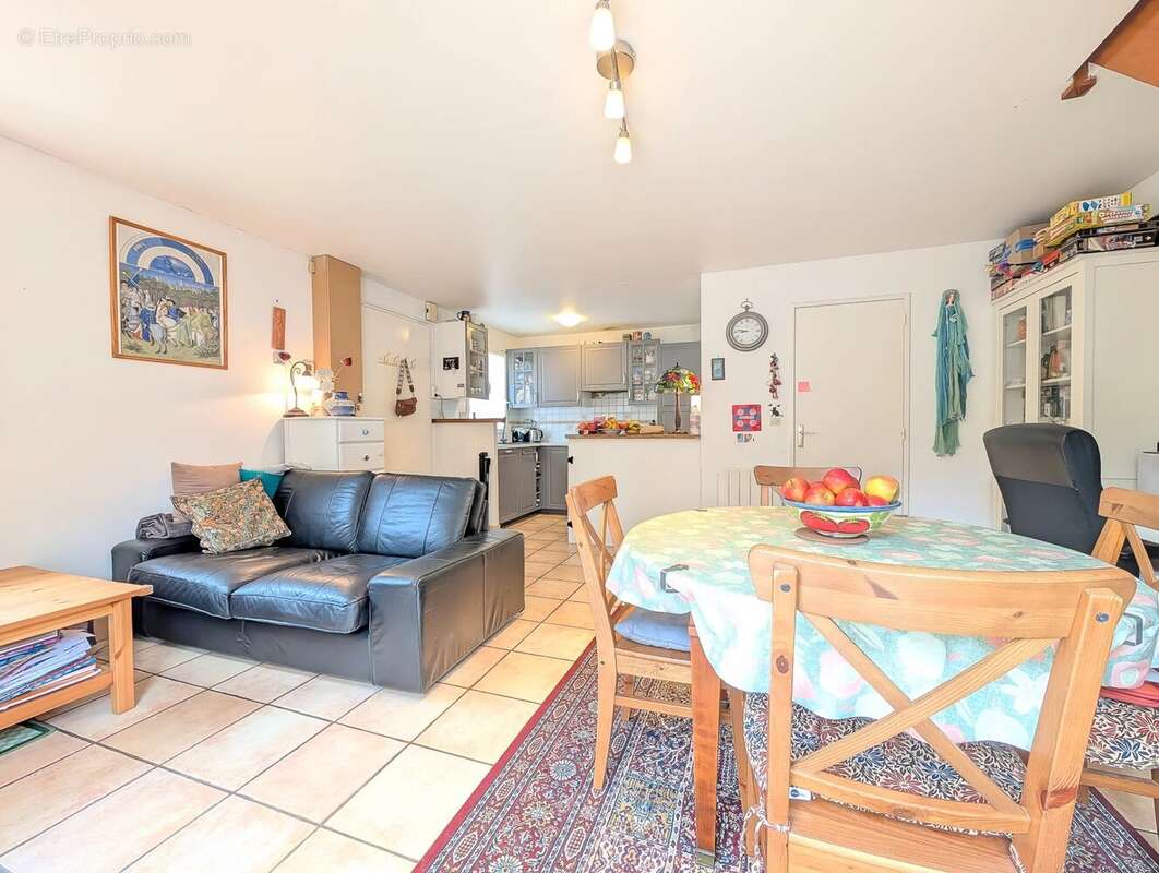 Appartement à LA QUEUE-LES-YVELINES