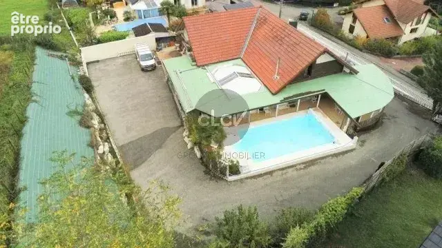ENTRELACS - Maison de 600m² sur 3 niveaux - photo 2
