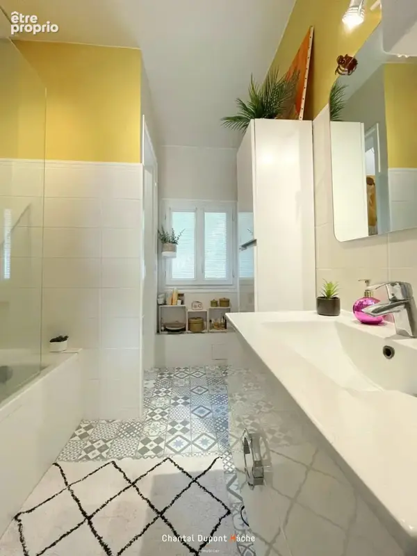 LUISANT - Maison années 50 avec 2 chambres, garage et terrasse ! - photo 11
