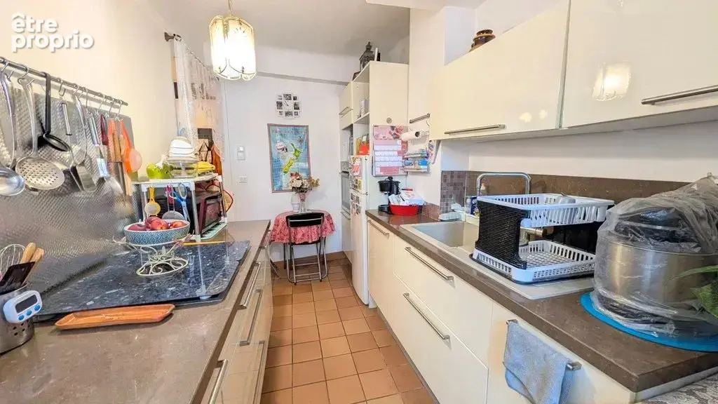 CARCES Appartement T3 2ème étage - photo 4
