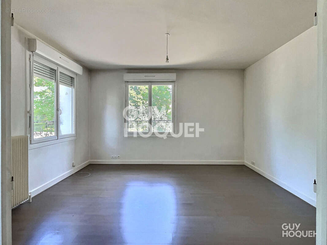 Appartement à GREZIEU-LA-VARENNE