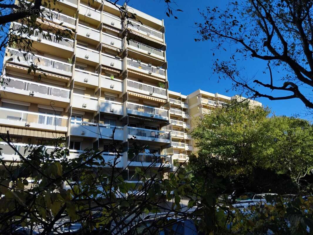 Appartement à MARSEILLE-9E