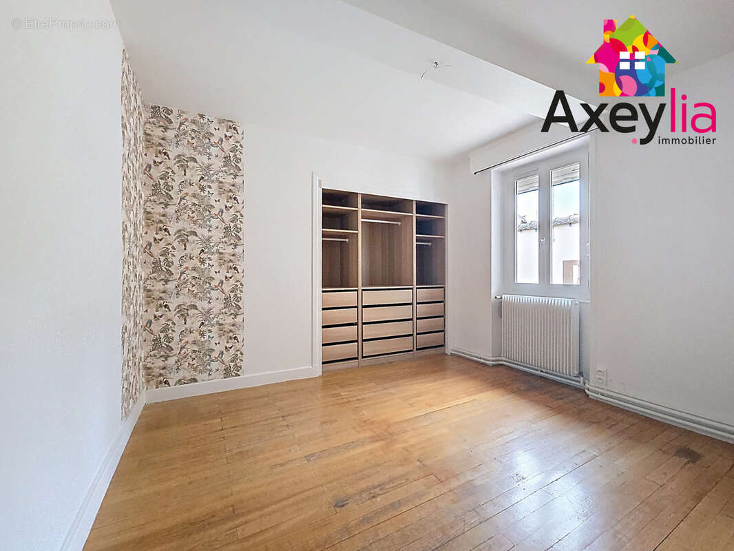 Appartement à LE COTEAU