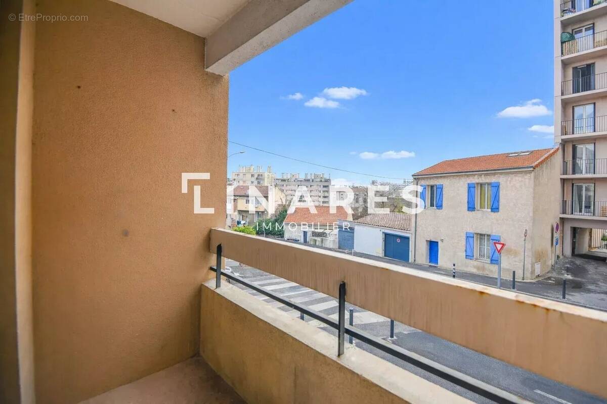 Appartement à MARSEILLE-4E