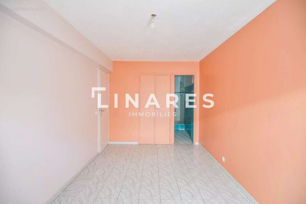 Appartement à MARSEILLE-4E