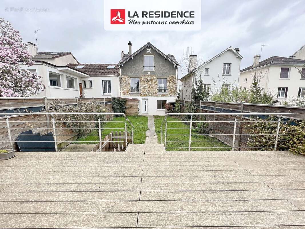 Maison 138 m² à Velizy-Villacoublay  - photo 4