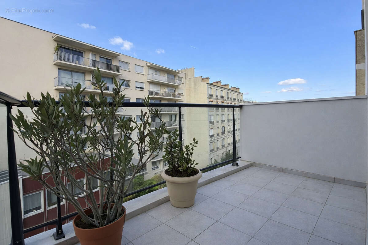 Appartement à COURBEVOIE