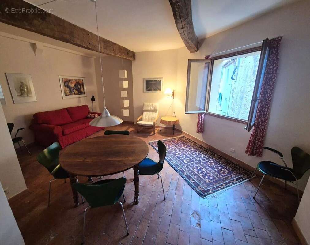 Appartement à COTIGNAC