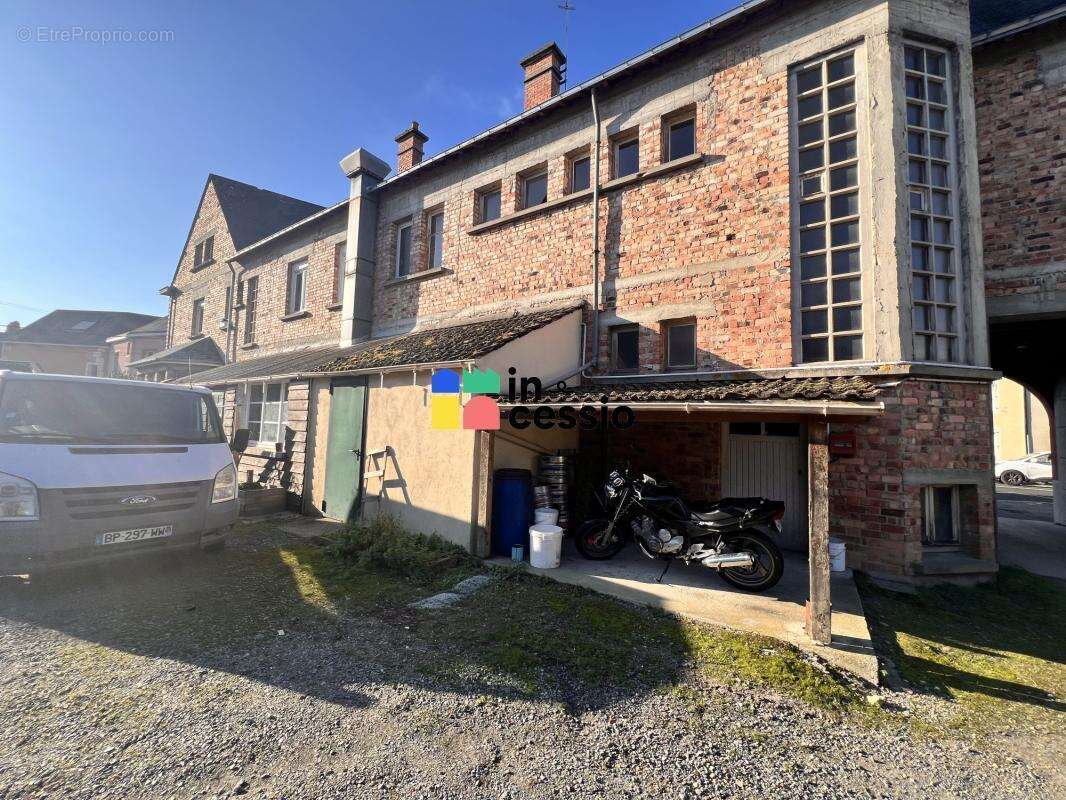 ? À VENDRE – Ancien Hôtel “Le Croissant” – Cérans- - photo 8