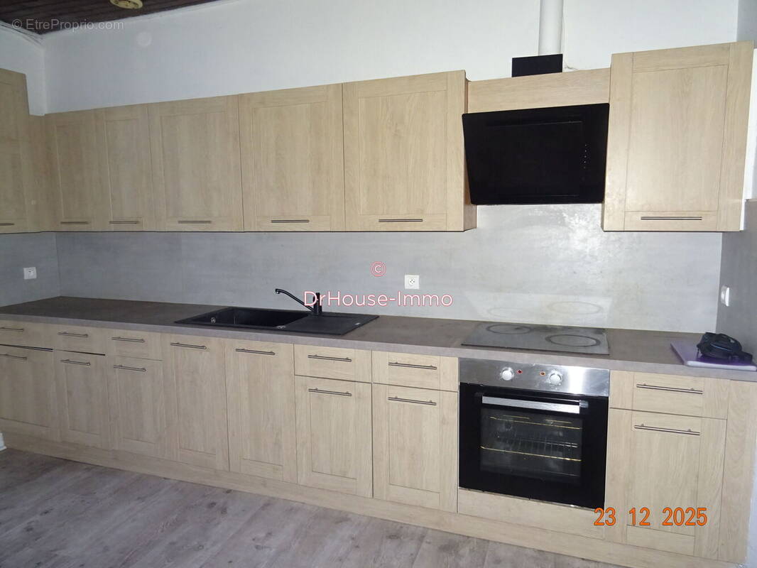 Maison à LA ROCHE-CHALAIS