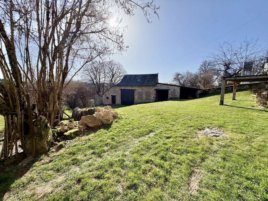 Maison à MONTSAUCHE-LES-SETTONS