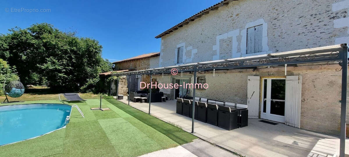 Maison 240 m² à Neuvic  - photo 55