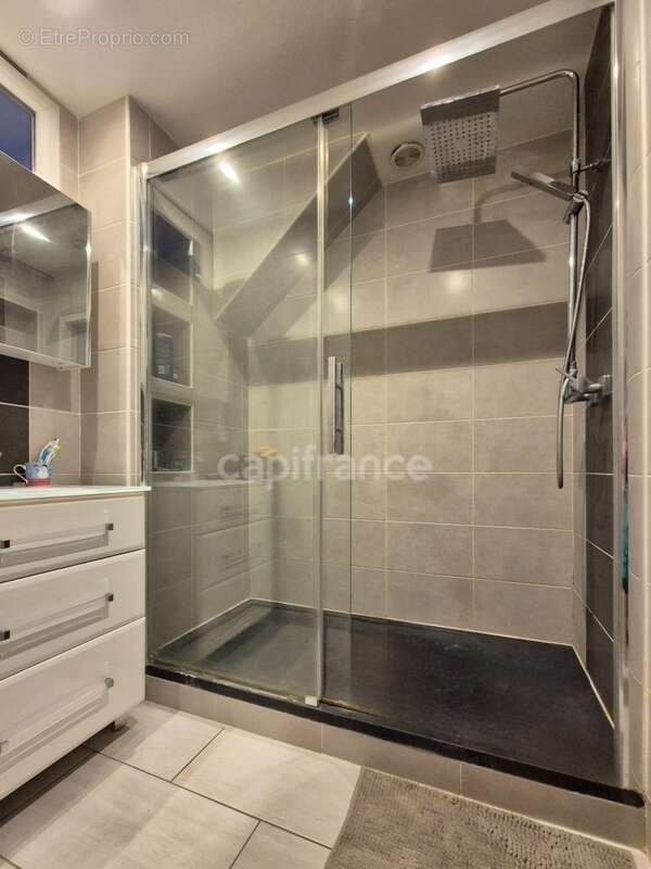 Appartement à vendre - 3 pièces avec Terrasse, Stationnement et Local de rangement à ETAMPES (91) - photo 9