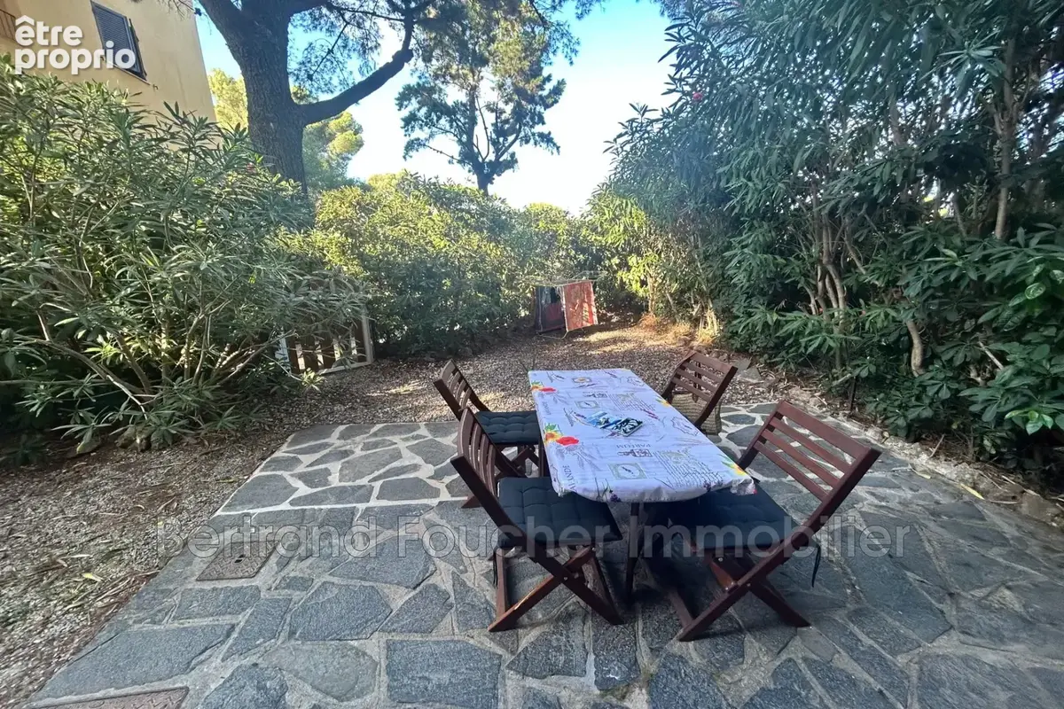 Appartement 2 pièces 40 m² à vendre à Cavalaire-Sur-Mer (83240) - photo 2