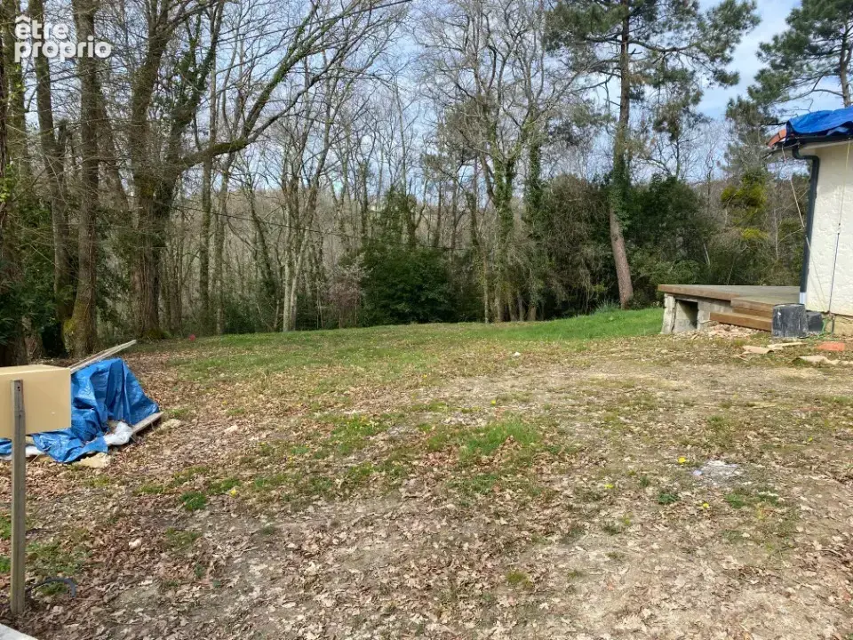 Terrain à VAYRES