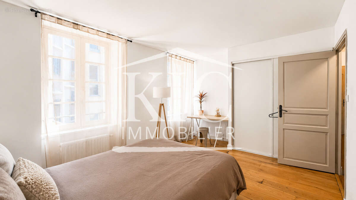 CARCASSONNE CENTRE-VILLE - Appartement T3, 90 m2, 2 chambres - photo 7