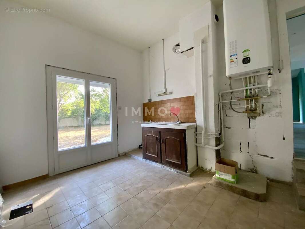 Maison de plain-pied rénovée – 3 chambres – Commerces et écoles à pied - photo 15