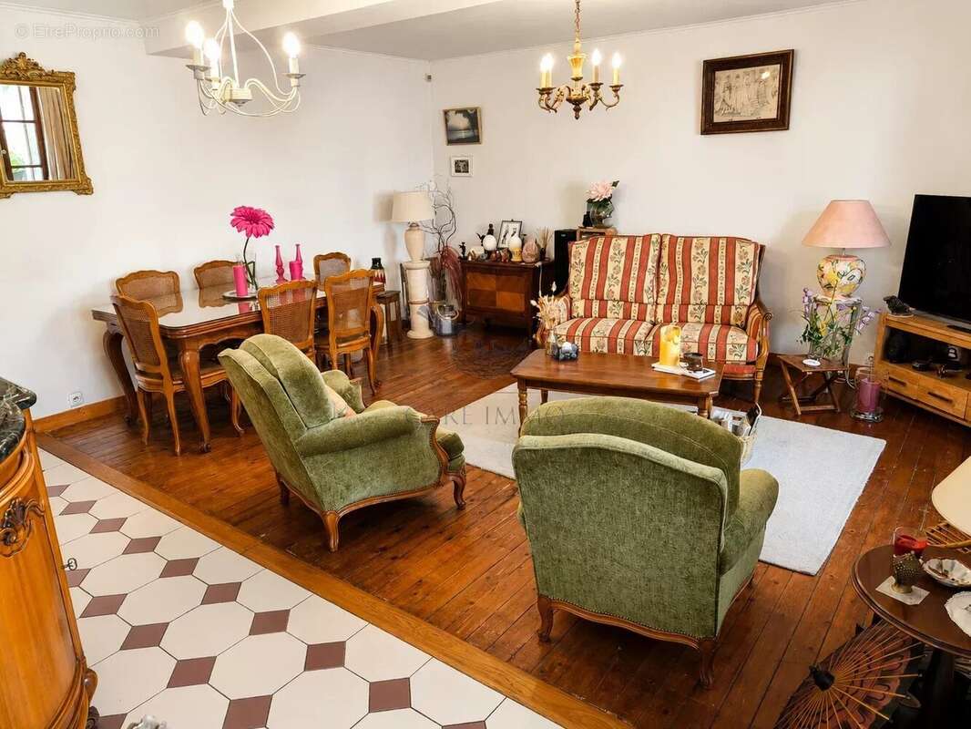 Propriété Arnas 155 m² + dépendances - photo 7