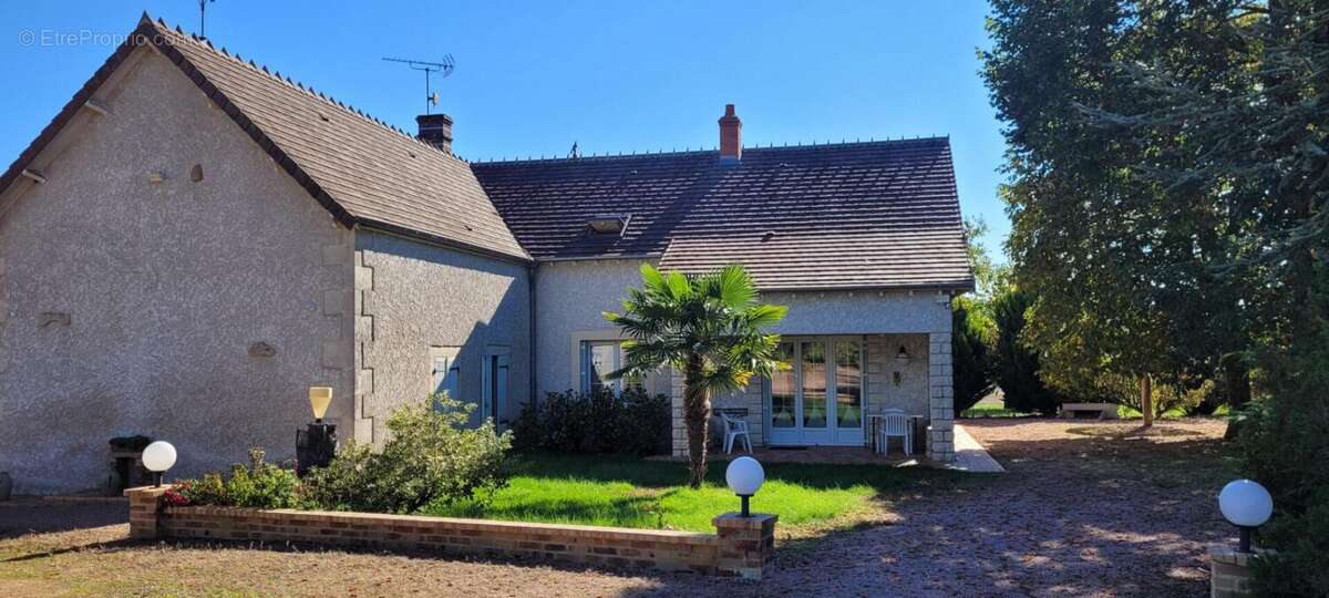 Maison à SAINT-AMAND-MONTROND