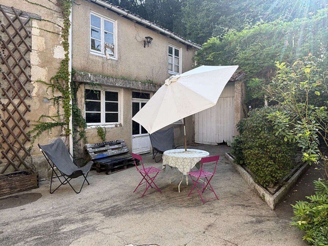 Maison à BONNES