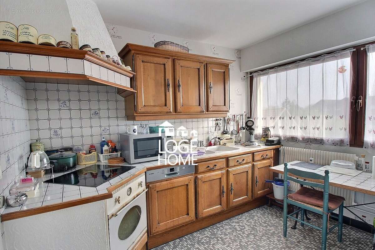 Cuisine équipée - Appartement à HENIN-BEAUMONT
