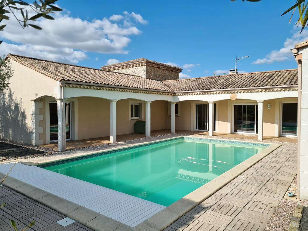 Maison à AMBARES-ET-LAGRAVE