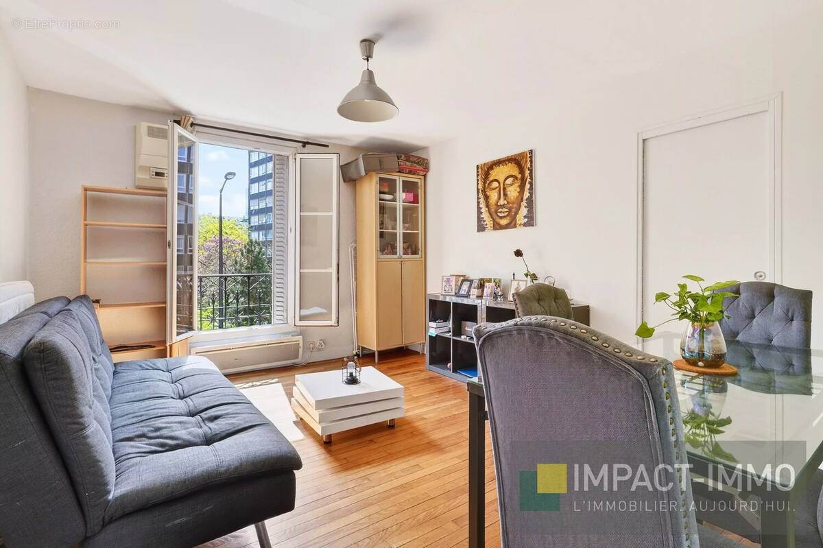 Appartement à COURBEVOIE