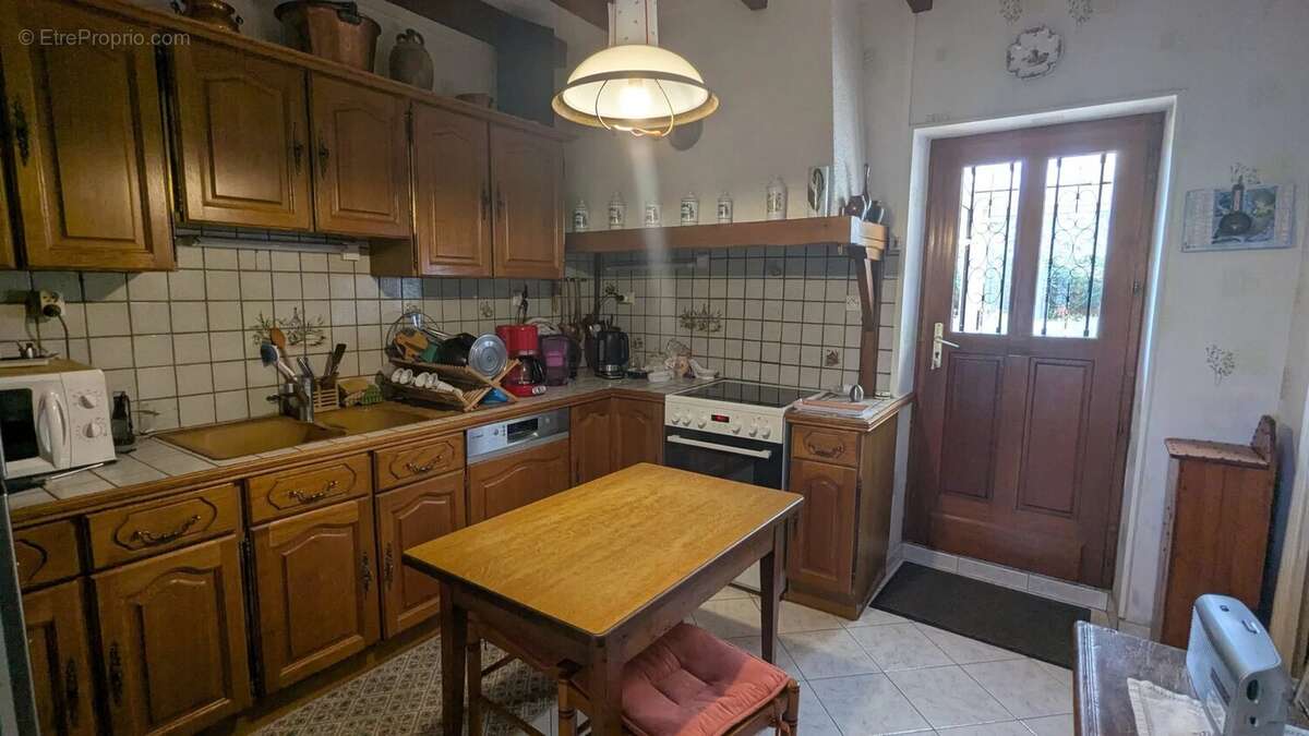 Charmante maison de village offrant 4 chambres à Saulgé - photo 6