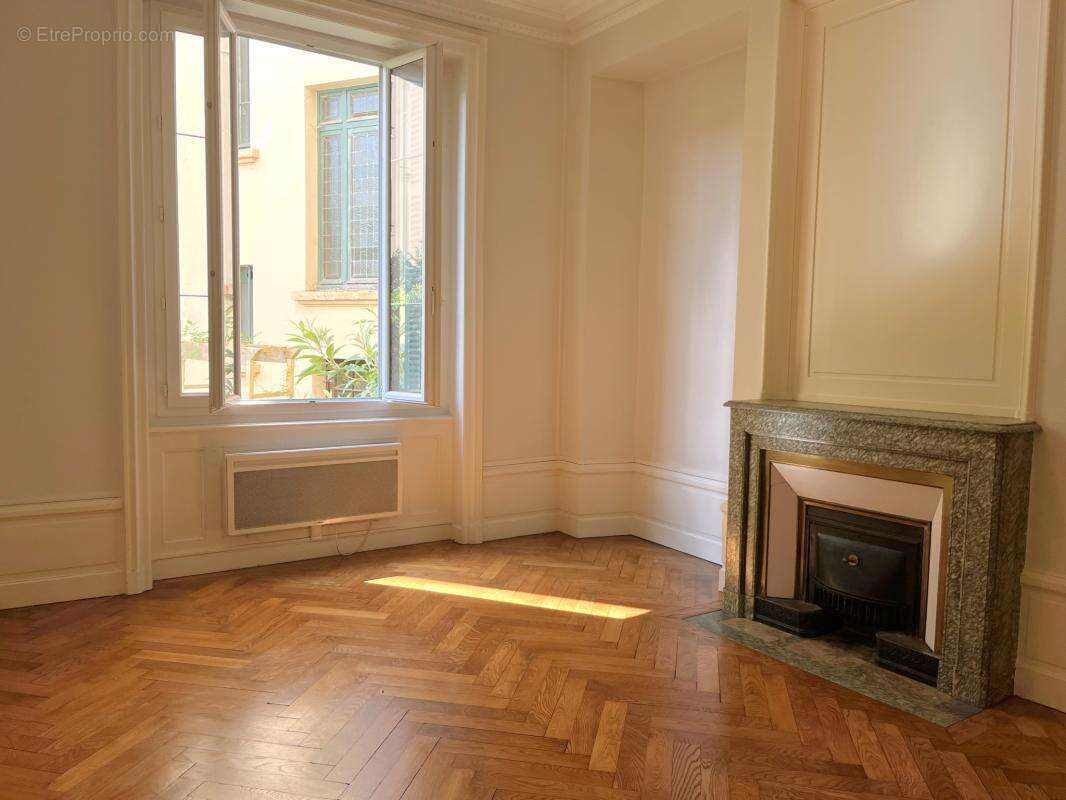 Appartement à LYON-1E