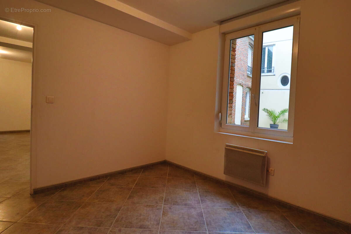 Appartement à VILLESENEUX