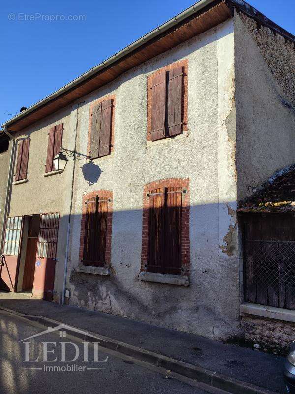Maison de Ville avec terrain - photo 2